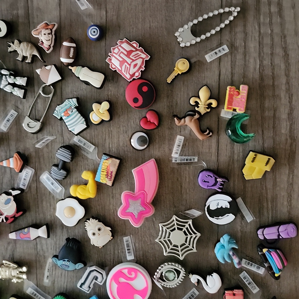 NWT❤CROCS JIBBITZ - Picture 6 of 12